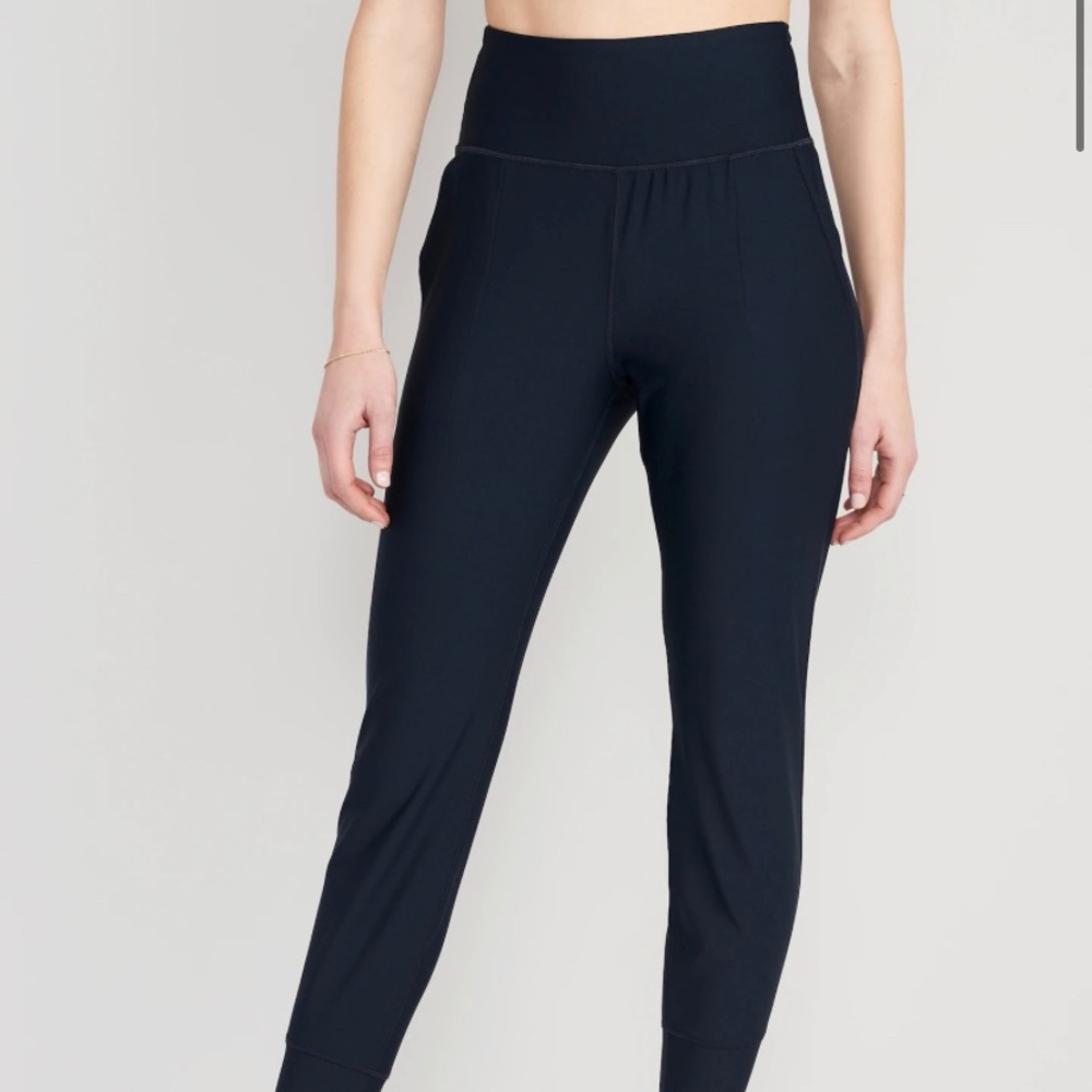 NWT high waisted 7/8 length joggers